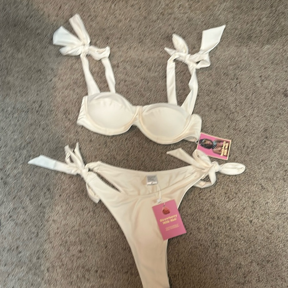 Never worn strawberry milk mob bikini in small
